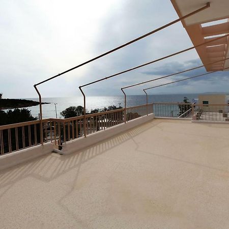 Seaside Renovated Top Floor Apartment Saronida 외부 사진