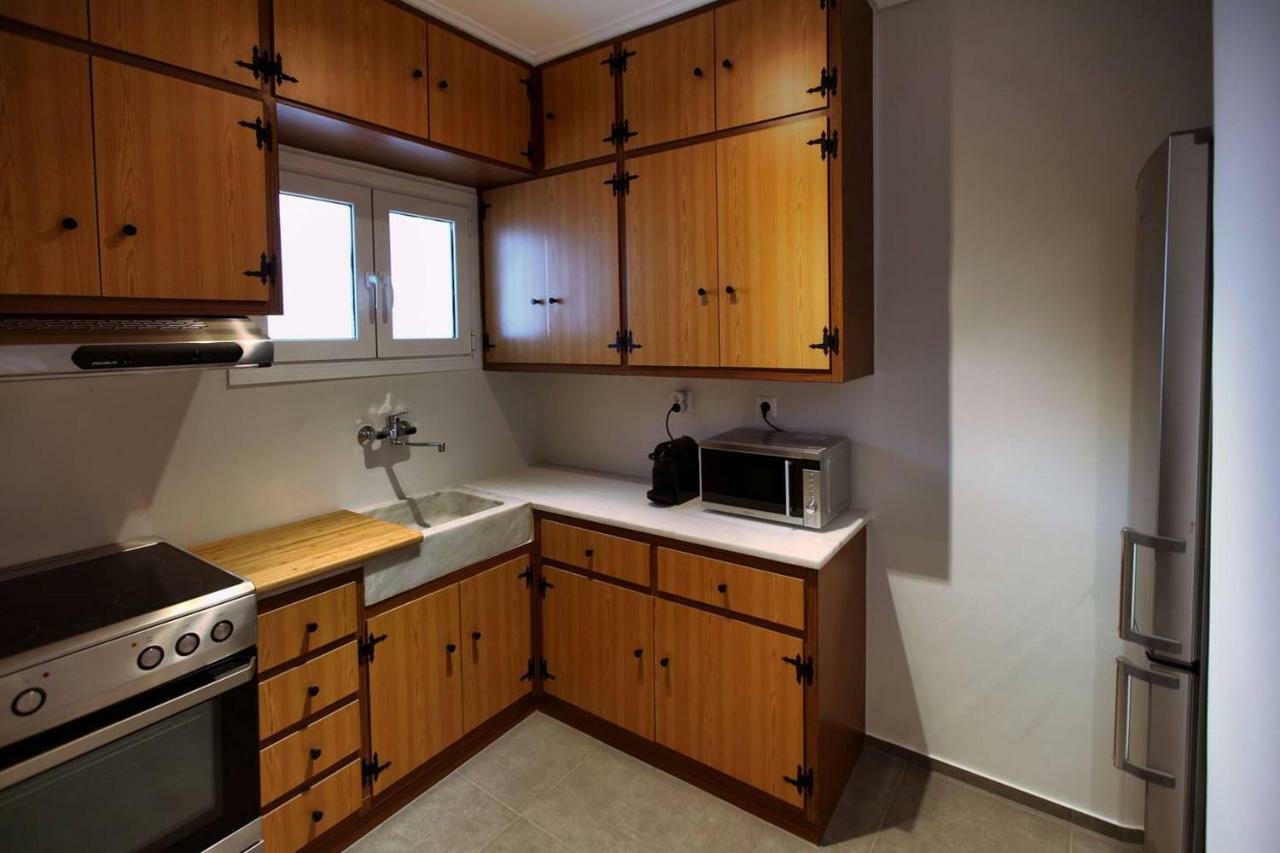 Seaside Renovated Top Floor Apartment Saronida 외부 사진