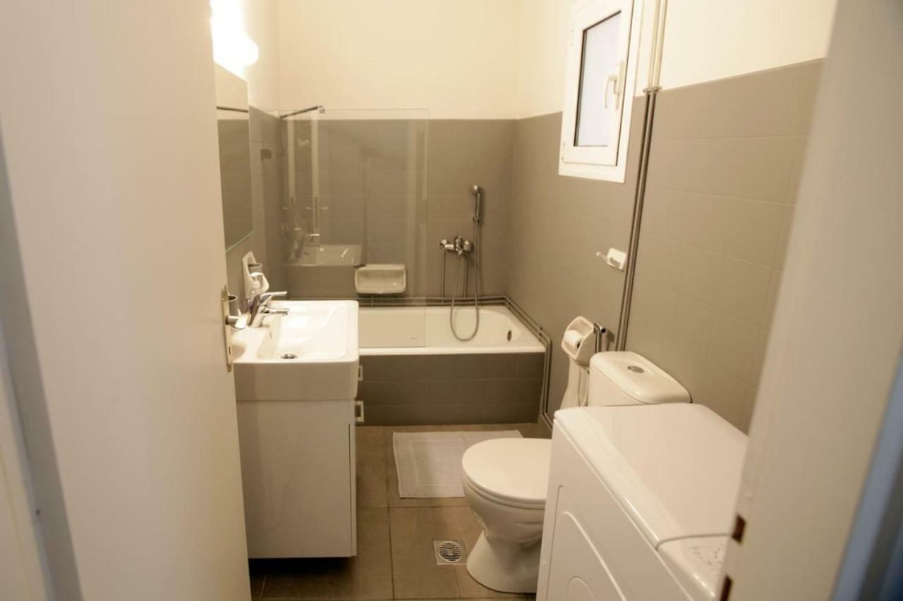 Seaside Renovated Top Floor Apartment Saronida 외부 사진
